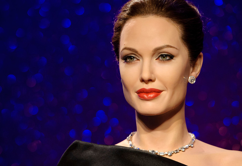 Анджелину Джоли заметили на свидании с миллиардером Ротшильдом