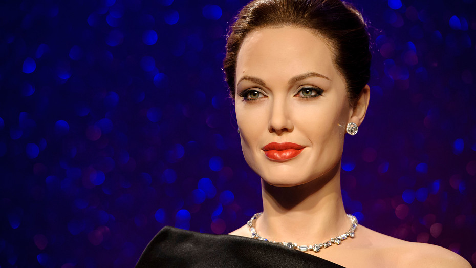 Анджелину Джоли заметили на свидании с миллиардером Ротшильдом 