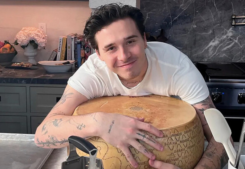 Пользователи подняли на смех Бруклина Бекхэма из-за его кулинарных способностей