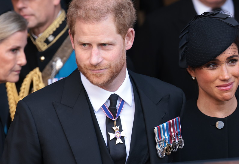 Принц Гарри должен был стать королем Великобритании вместо старшего брата. Что пошло не так?