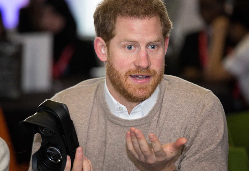 Принц Гарри признался в зависимости от препаратов, изменяющих сознание