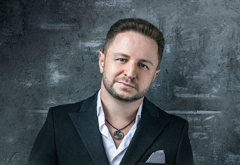 Брендон Стоун на сцене Vegas City Hall