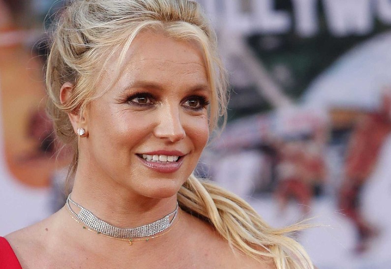 «Тебе нужно вернуть твое молодое тело»: Бритни Спирс раскритиковала фитнес-тренера