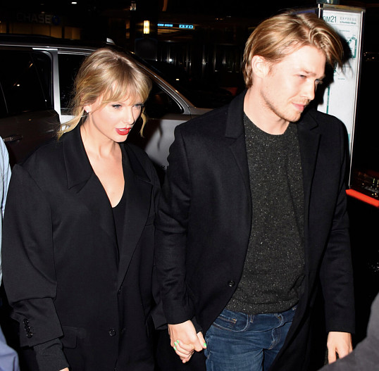 Тейлор Свифт и Джо Элвин