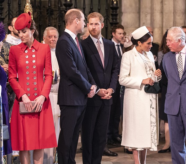 Кейт Миддлтон, принц Уильям и Гарри, Меган Маркл и Карл III