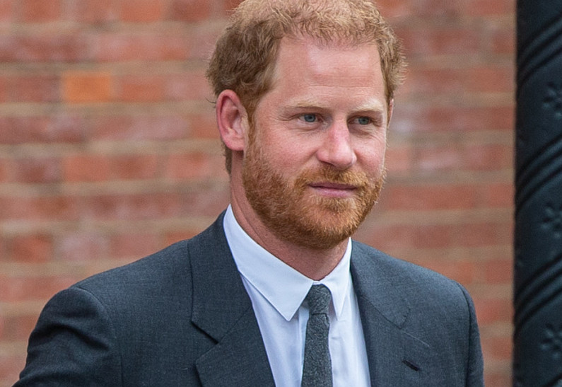 Полиция разыскивает двойника принца Гарри. Что случилось?