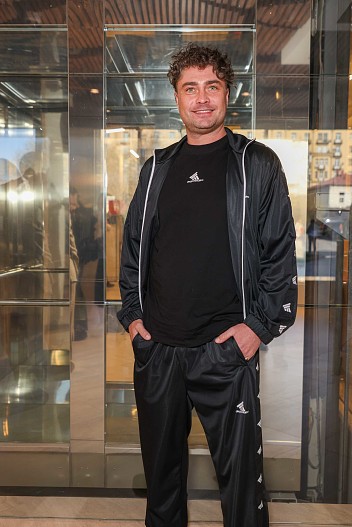 Дмитрий Оленин