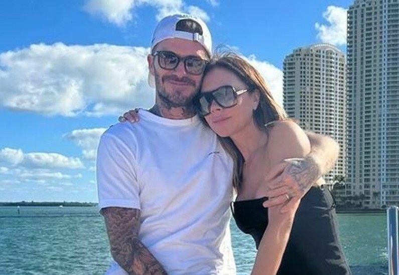 «Это плохо кончится»: Дэвид Бекхэм опасается за жену, которая осваивает серфборд