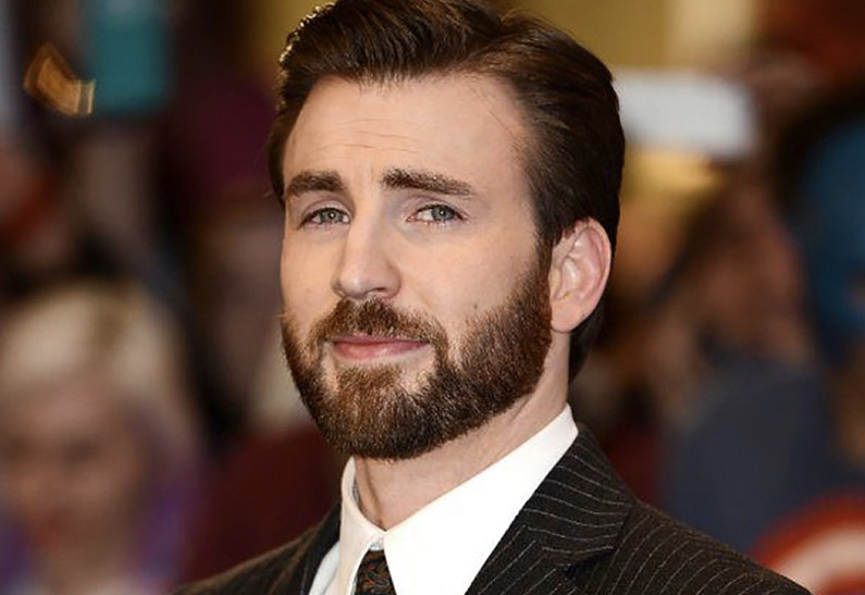 Крис Эванс впервые появился на публике со своей возлюбленной Альбой Баптистой