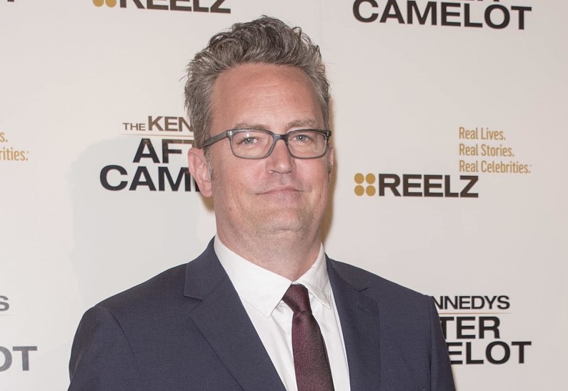 Мэттью Перри извинился за нелестные высказывания в адрес Киану Ривза