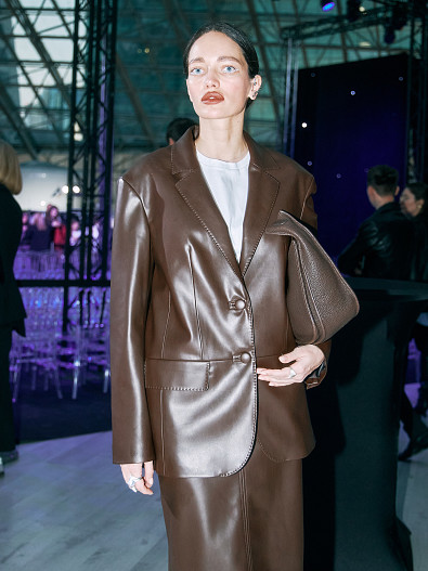 Юлия Герман (total look Charuel)