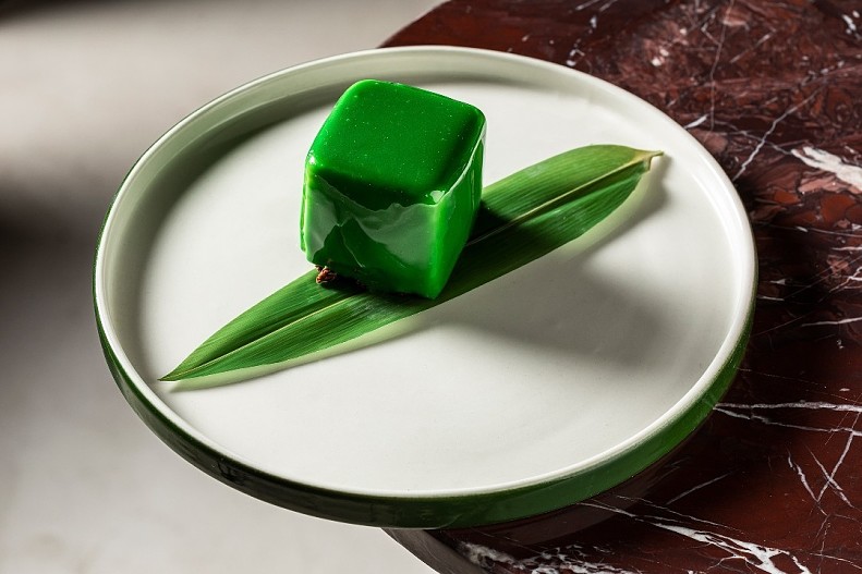 Десерт «Суика» в форме популярного в Японии квадратного арбуза