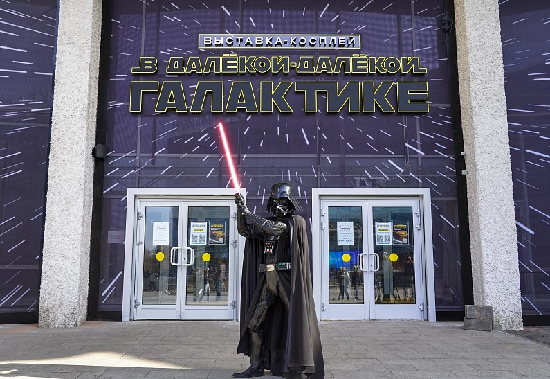 «В далёкой-далёкой Галактике»: на ВДНХ воссоздали Вселенную «Звездных войн»
