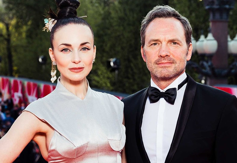 Анна Снаткина и Виктор Васильев, Светлана Иванова, Алёна Бабенко, Дмитрий Дюжев и другие гости закрытия 45-го Московского Международного кинофестиваля