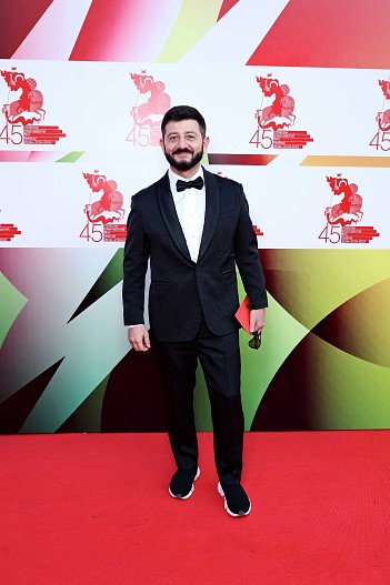 Михаил Галустян