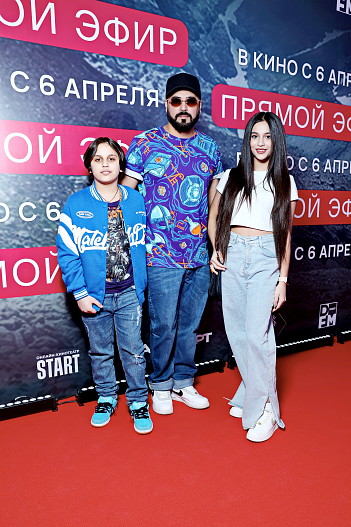 Александр Бердников с семьей
