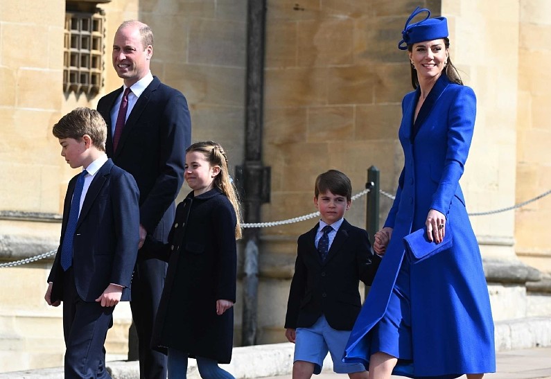 Семейный выход: принц Уильям и Кейт Миддлтон с детьми посетили пасхальную службу в Виндзоре. Фото!