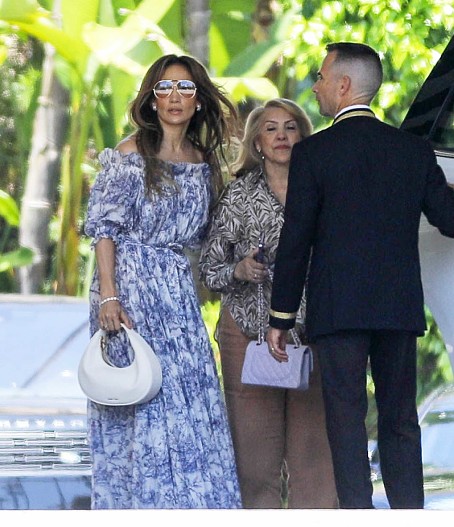 Дженнифер Лопес с мамой&nbsp;