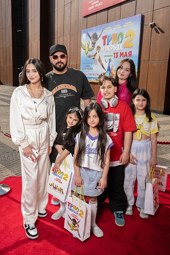 Александр Бердников с семьей