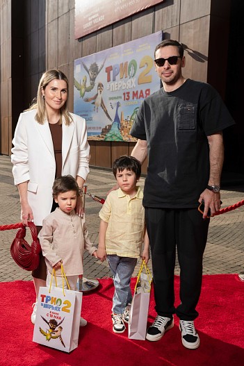 Лаура Джугелия с семьей