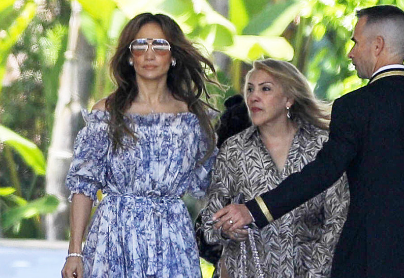 Дженнифер Лопес и Бен Аффлек устроили семейный праздник с детьми на фоне слухов о разладе в отношениях