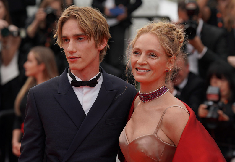 Ума Турман вместе с повзрослевшим сыном появилась на открытии Каннского кинофестиваля. Фото!