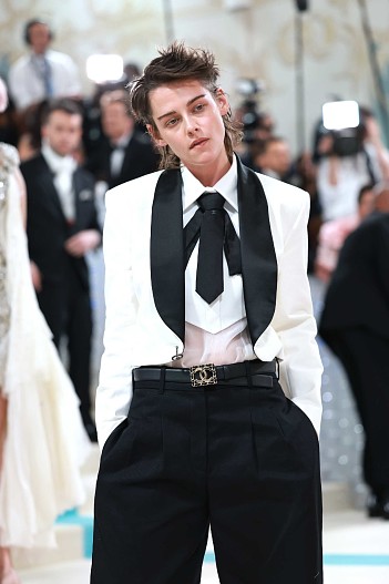 Кристен Стюарт (в Chanel)