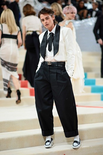 Кристен Стюарт (в Chanel)