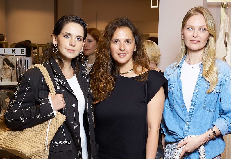 Лиза Моряк, Мария Шумакова, Елена Кулецкая и другие гости модного показа в Москве