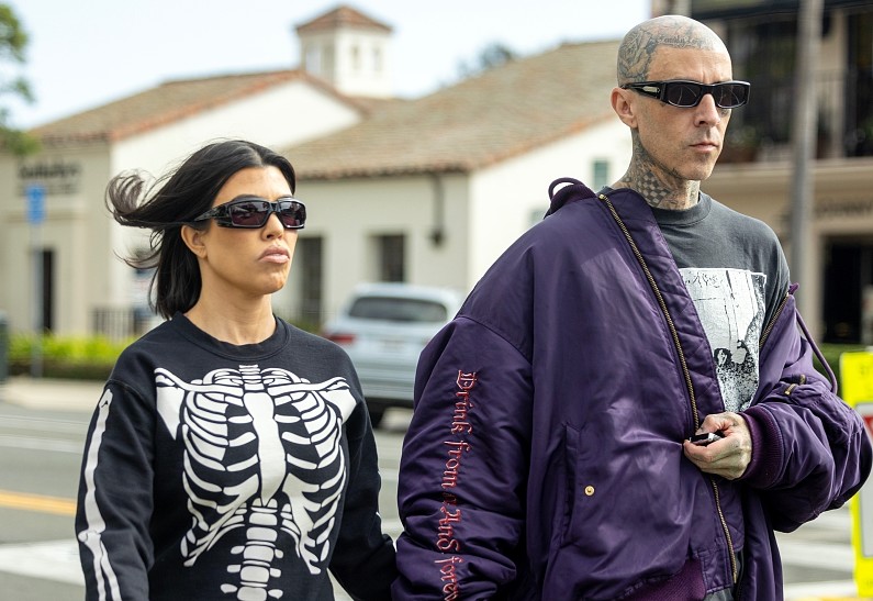 Почему Кортни Кардашьян и Трэвис Баркер официально отказались от ЭКО? Рассказываем!