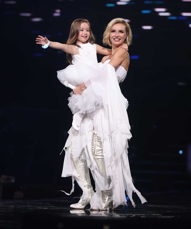 Полина Гагарина представила публике свою 6-летнюю дочь