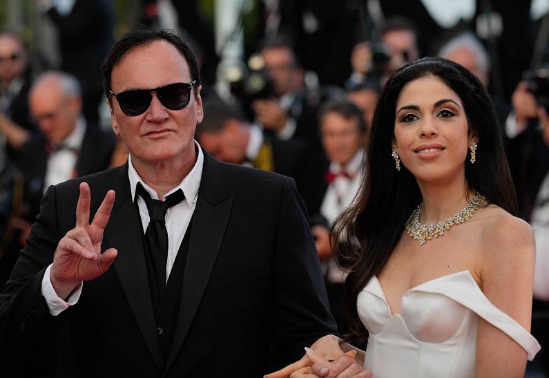 Квентин Тарантино, Орландо Блум, Ева Лонгория и другие звезды на красной дорожке закрытия 76-ого Каннского кинофестиваля