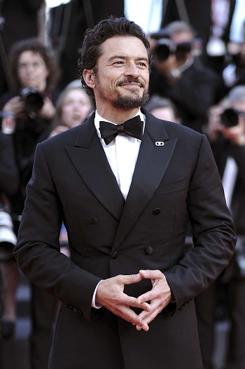 Орландо Блум (брошь Messika)