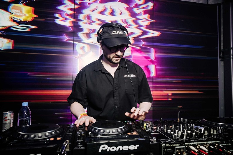DJ Sasha Khizhnyakov