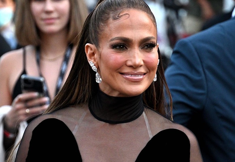 Дженнифер Лопес пожаловалась на трудности воспитания детей-подростков