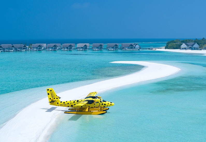Новый гидросамолет и лаунж от Four Seasons Resort Maldives at Landaa Giraavaru