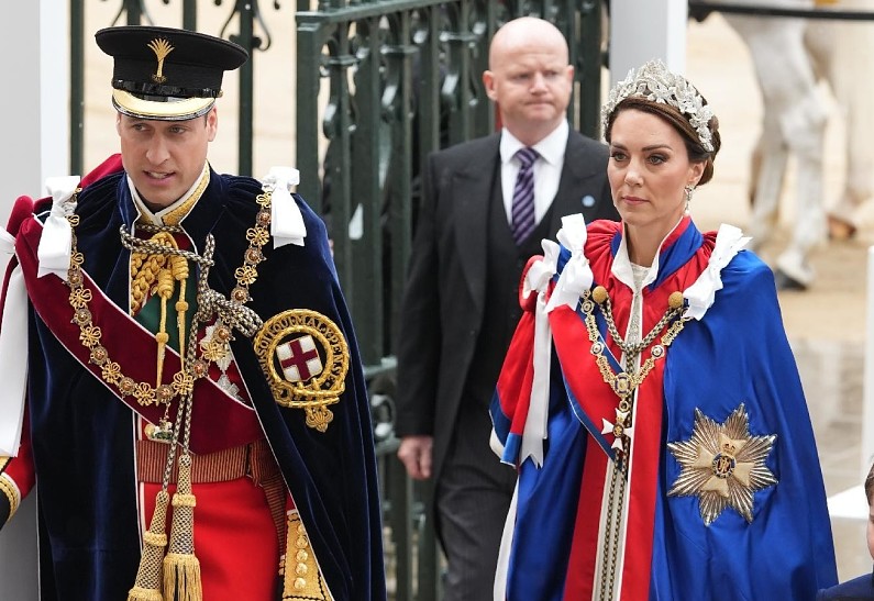 О чём Кейт Миддлтон предупредила мужа на коронации Карла III? Рассказываем!