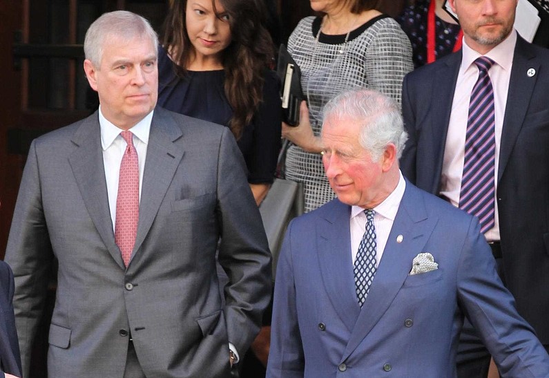 Принц Эндрю категорически отказывается переезжать из дома в Виндзоре