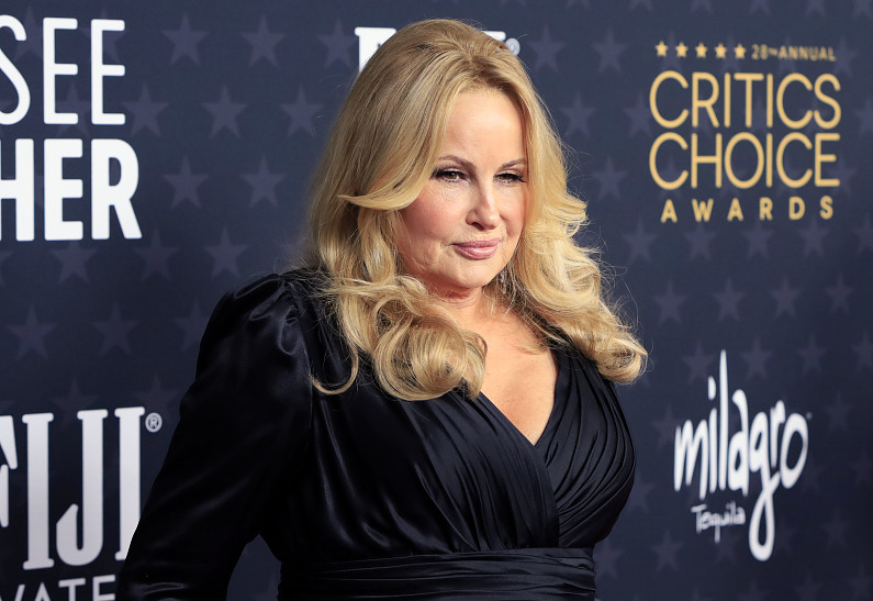 Режиссер «Белого лотоса» планирует снять приквел о героине Дженнифер Кулидж