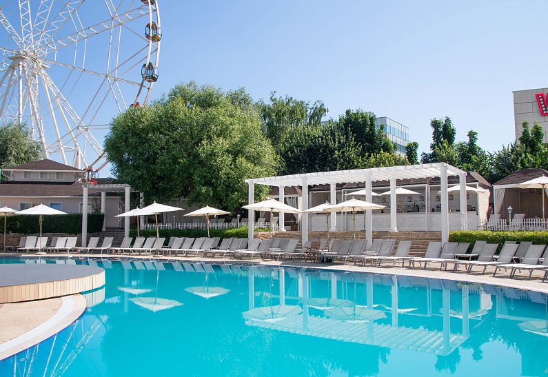 Погружаемся в лето в ресторане & яхт-клубе Shore House