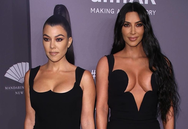 «Все обеспокоены»: Ким Кардашьян поссорилась со старшей сестрой. Что произошло?