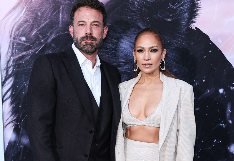 Дженнифер Лопес показала тату под грудью, посвященную Бену Аффлеку