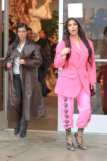 Кортни и Ким Кардашьян&nbsp;