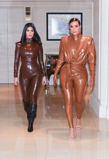 Кортни и Ким Кардашьян&nbsp;