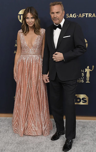 Кристин Баумгартнер и Кевин Костнер