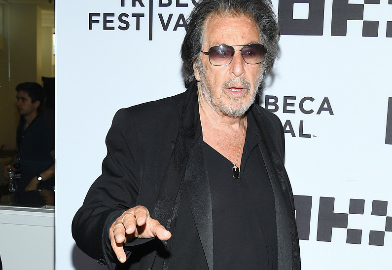 83-летний Аль Пачино потребовал провести тест, не веря, что является отцом ребенка 29-летней Нур Альфаллах