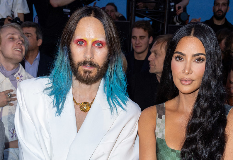 Ким Кардашьян заметили в компании Джареда Лето на модном показе. Что их связывает?