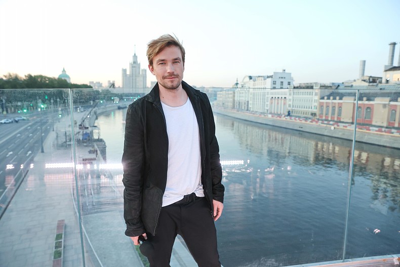 Александр Петров