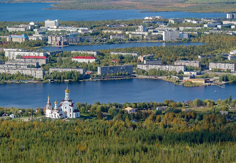 Мончегорск в Мурманской области: горы, озера и фестиваль викингов