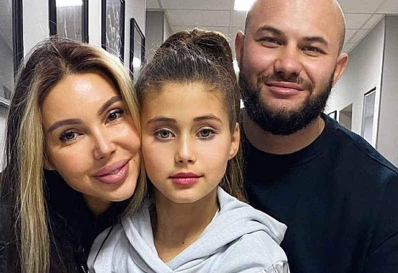 Оксана Самойлова высказалась о трудностях воспитания дочери-подростка